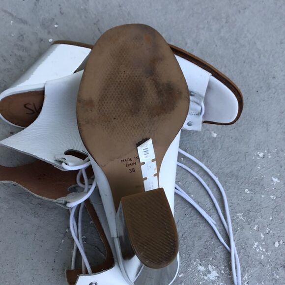 Shelly London  - Picture 5 of 9